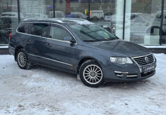 Подержанный автомобиль Volkswagen Passat Wagon 2010 года (3 фото)
