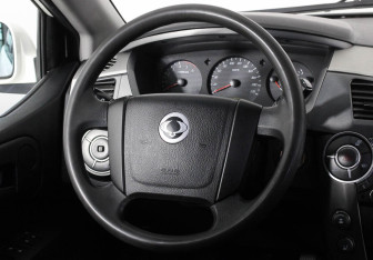 Подержанный автомобиль SsangYong Kyron 2013 года (8 фото)