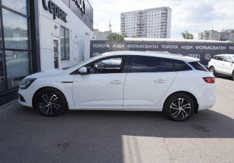 Подержанный автомобиль Renault Megane Wagon 2018 года (8 фото)