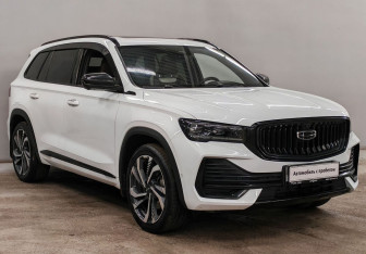 Подержанный автомобиль Geely Monjaro 2023 года (3 фото)