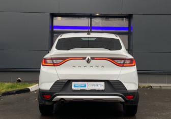 Подержанный автомобиль Renault Arkana 2021 года (6 фото)