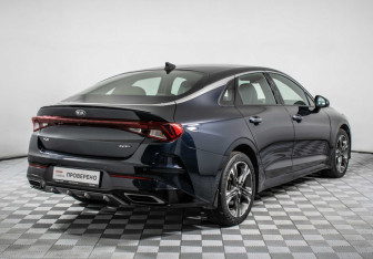 Подержанный автомобиль Kia K5 2021 года (5 фото)
