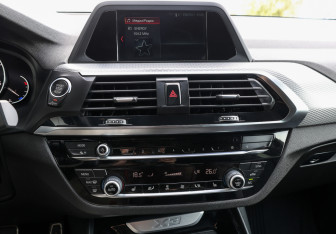 Подержанный автомобиль BMW X3 2018 года (20 фото)