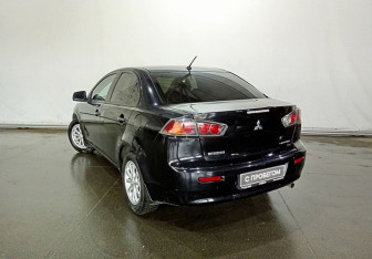 Подержанный автомобиль Mitsubishi Lancer Sedan 2014 года (4 фото)