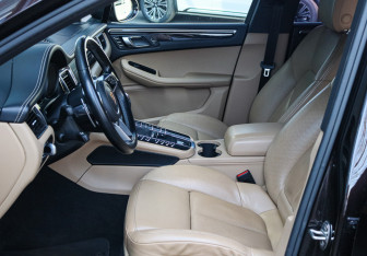 Подержанный автомобиль Porsche Macan 2017 года (18 фото)
