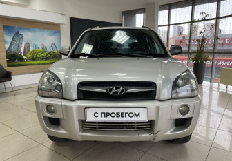 Подержанный автомобиль Hyundai Tucson 2008 года (2 фото)