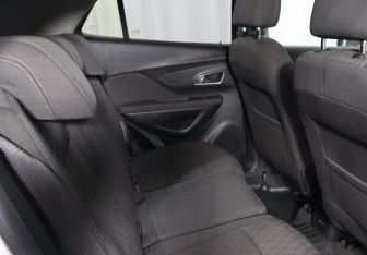 Подержанный автомобиль Opel Mokka 2013 года (21 фото)