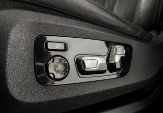 Подержанный автомобиль BMW X7 2021 года (19 фото)