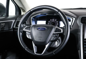 Подержанный автомобиль Ford Mondeo Sedan 2015 года (12 фото)