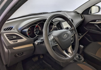 Подержанный автомобиль LADA (ВАЗ) Vesta Sedan 2018 года (16 фото)
