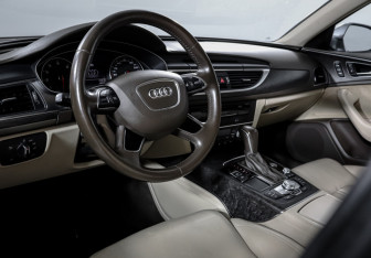 Подержанный автомобиль Audi A6 Sedan 2017 года (14 фото)