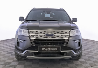 Подержанный автомобиль Ford Explorer 2019 года (2 фото)