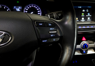 Подержанный автомобиль Hyundai Elantra Sedan 2020 года (26 фото)