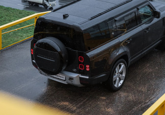 Подержанный автомобиль Land Rover Defender Suv 2022 года (6 фото)