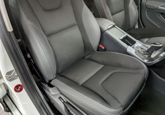 Подержанный автомобиль Volvo S60 2014 года (21 фото)