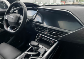 Подержанный автомобиль Geely Tugella 2024 года (9 фото)