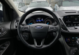 Подержанный автомобиль Ford Kuga 2019 года (14 фото)