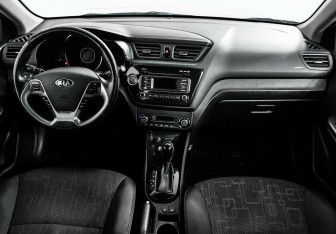 Подержанный автомобиль Kia Rio Hatchback 2017 года (6 фото)
