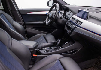 Подержанный автомобиль BMW X1 2021 года (9 фото)