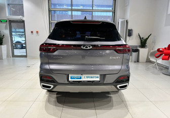 Подержанный автомобиль Chery Tiggo 8 2023 года (5 фото)