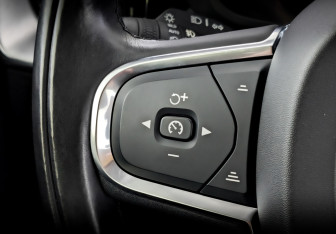 Подержанный автомобиль Volvo XC60 2019 года (29 фото)