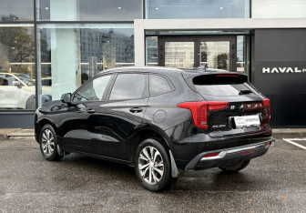 Подержанный автомобиль Haval Jolion 2023 года (7 фото)