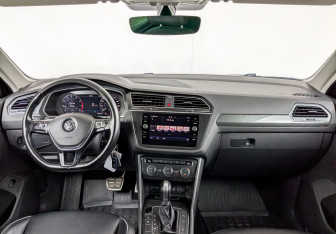 Подержанный автомобиль Volkswagen Tiguan 2018 года (14 фото)