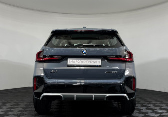 Подержанный автомобиль BMW X1 2025 года (4 фото)