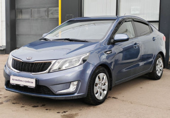 Подержанный автомобиль Kia Rio Sedan 2013 года (1 фото)