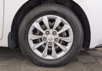 Подержанный автомобиль Kia Cerato Sedan 2019 года (12 фото)