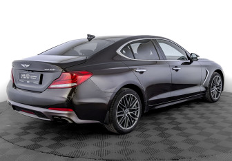 Подержанный автомобиль Genesis G70 2019 года (5 фото)