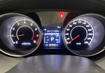 Подержанный автомобиль Mitsubishi Outlander 2010 года (20 фото)