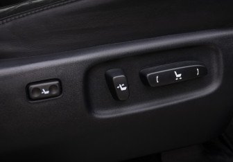 Подержанный автомобиль Lexus LX 2017 года (21 фото)