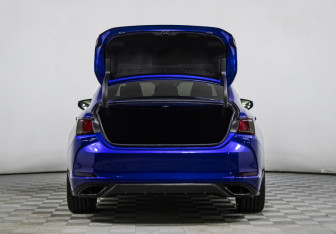 Подержанный автомобиль Lexus ES 2019 года (23 фото)