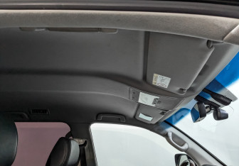 Подержанный автомобиль Toyota Land Cruiser Suv 2015 года (23 фото)