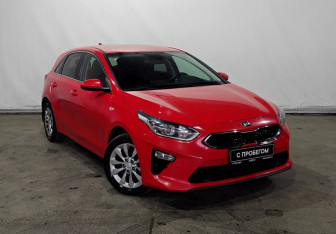 Подержанный автомобиль Kia Ceed Hatchback 2018 года (3 фото)