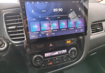 Подержанный автомобиль Mitsubishi Outlander 2015 года (15 фото)