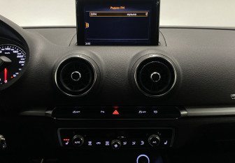 Подержанный автомобиль Audi A3 Sedan 2018 года (21 фото)