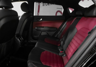 Подержанный автомобиль Kia Optima Sedan 2019 года (10 фото)