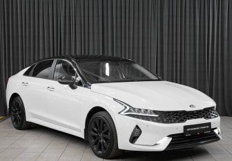 Подержанный автомобиль Kia K5 2020 года (3 фото)