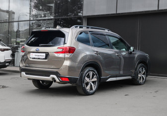 Подержанный автомобиль Subaru Forester Suv 2019 года (4 фото)