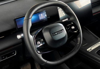 Подержанный автомобиль Omoda C7 2025 года (12 фото)