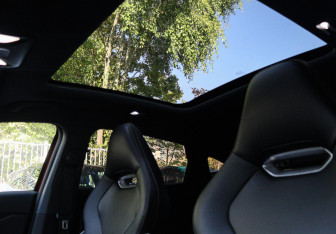 Подержанный автомобиль Changan UNI-V 2023 года (13 фото)
