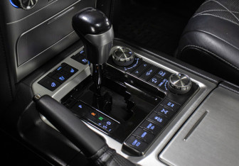 Подержанный автомобиль Toyota Land Cruiser Suv 2018 года (19 фото)