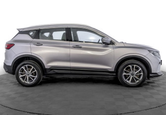 Подержанный автомобиль Geely Coolray 2023 года (4 фото)