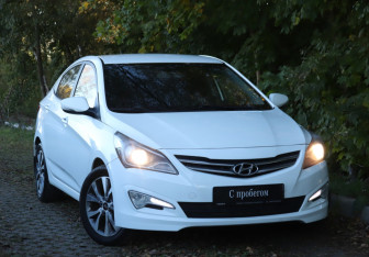 Подержанный автомобиль Hyundai Solaris Sedan 2015 года (18 фото)
