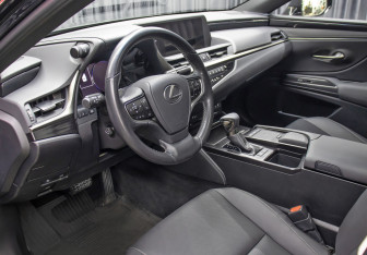 Подержанный автомобиль Lexus ES 2021 года (16 фото)