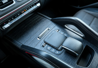 Подержанный автомобиль Mercedes-Benz GLE 2020 года (22 фото)