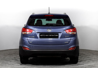 Подержанный автомобиль Hyundai ix35 2012 года (6 фото)