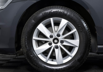 Подержанный автомобиль Volkswagen Golf Hatchback 2015 года (18 фото)